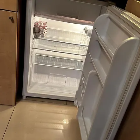 アパート Timea B 201