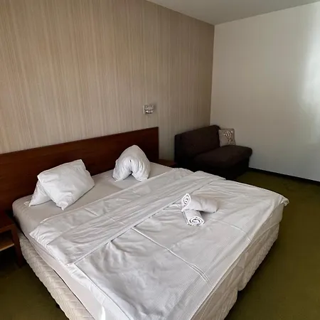 Timea B 201 * ヴェルカー・ロムニツァ